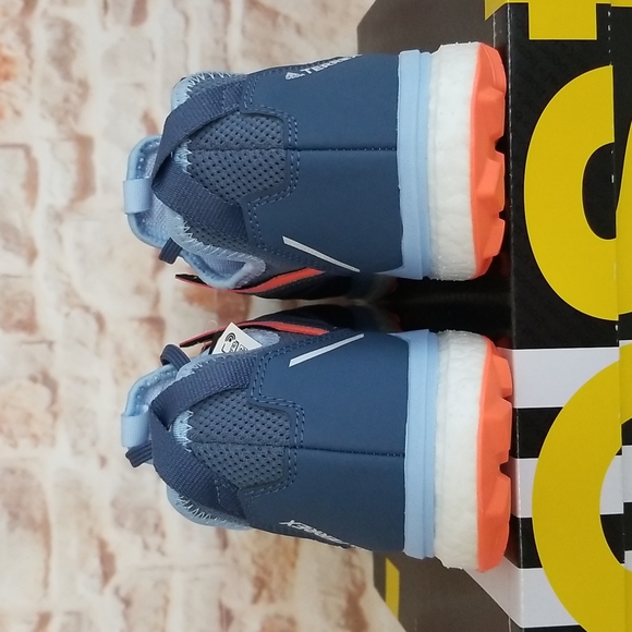 New adidas Terrex Agravic Flow Sneakers - Picture 5 of 9